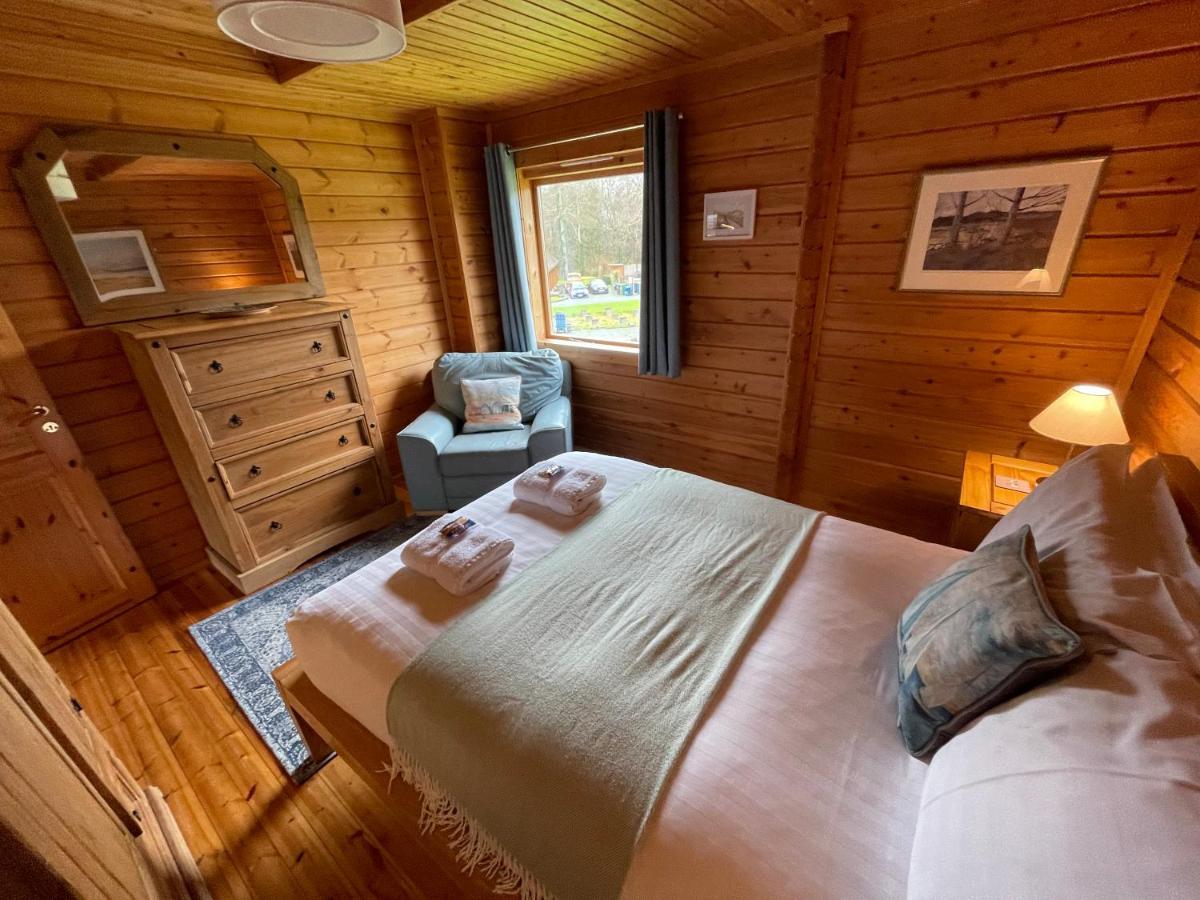 Luxury 3 Bedroom, 3 Bathroom Lodge With Hot Tub Лланбедр Экстерьер фото